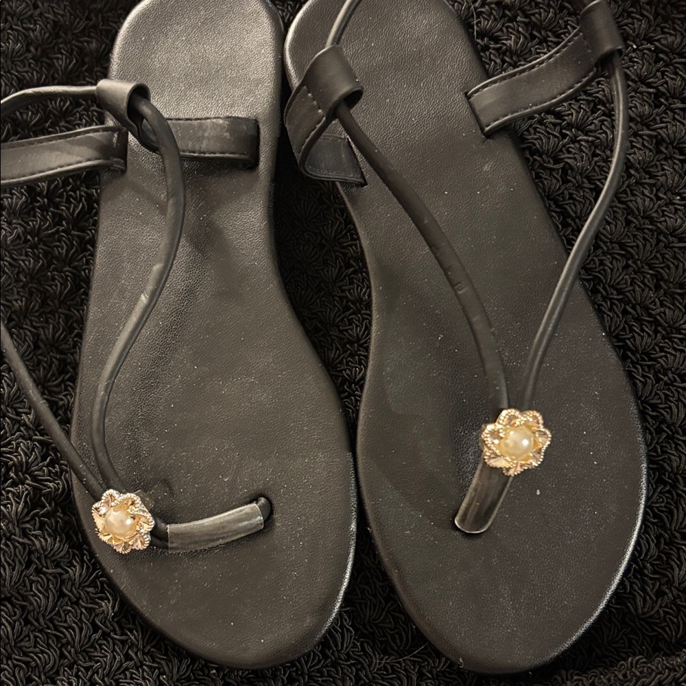 Elegant Black Sandals with Gold Accent 35